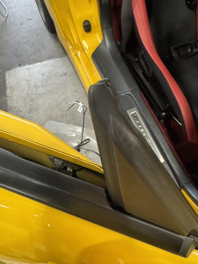 S2000ドアモール前端の三角部分