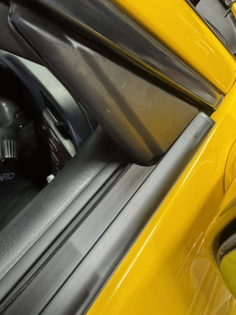 交換後のS2000ドアモール